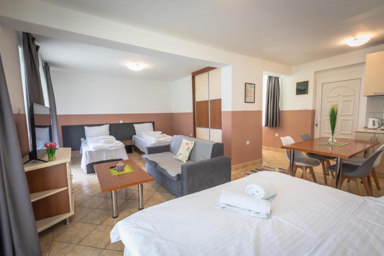 Fuk-Tak'S Bungalow Dojran ภายนอก รูปภาพ